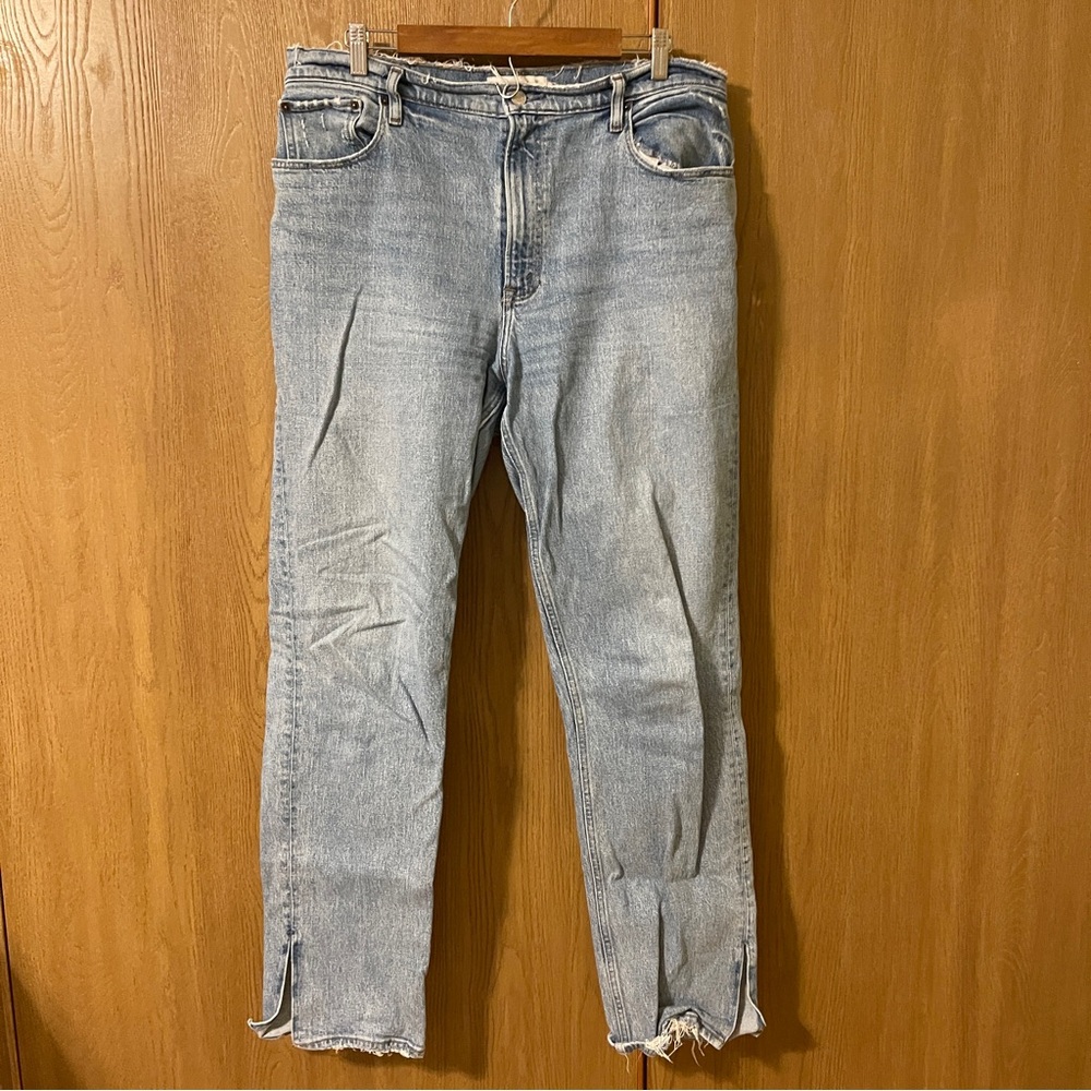 Abercrombie 90s Straight Ultra High Rise Jeans